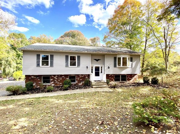 8 Presidential Way Hopewell Junction Ny 12533 Zillow