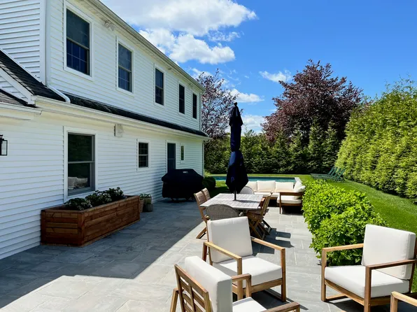 (undisclosed Address), Southampton, NY 11968