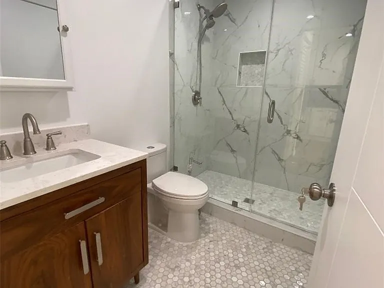 19807 Blythe St — Photo 10