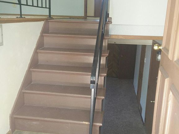 Split Foyer