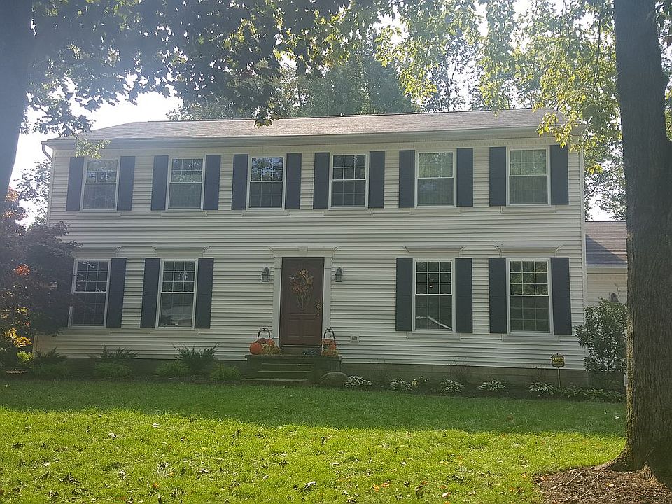 1st image of 898 Laurel Glens Dr