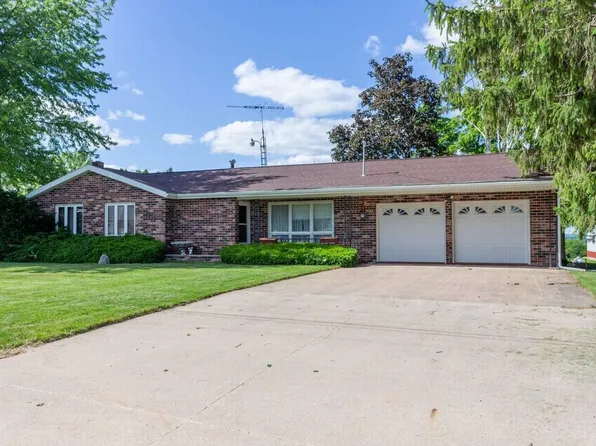 18945 Balltown Rd, Sherrill, IA 52073