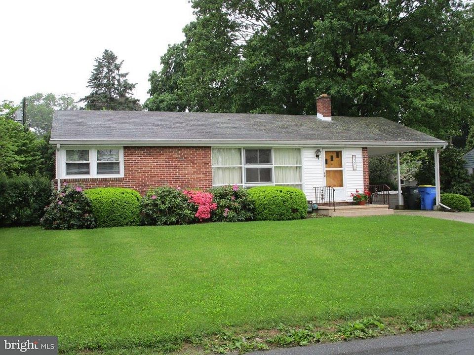 2nd image of 2470 Crystal Ln