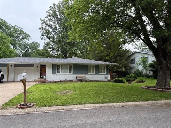 1517 Morning Glory Dr, Vandalia, IL 62471