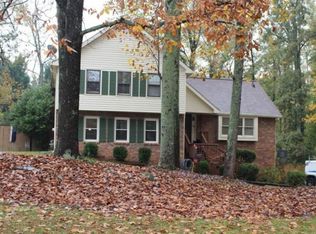 190 Thistlewood Ln, Roswell, GA 30075
