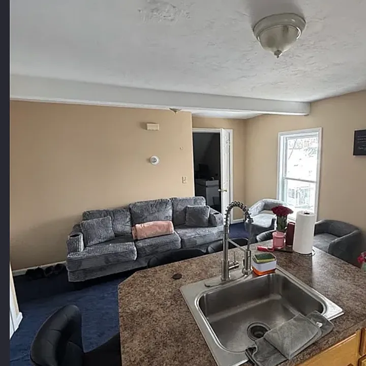 19 Ames Pl #4
