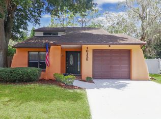 16128 Foxfire Dr, Tampa, FL 33618