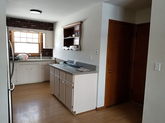 3rd image of 4906 Carla Cir