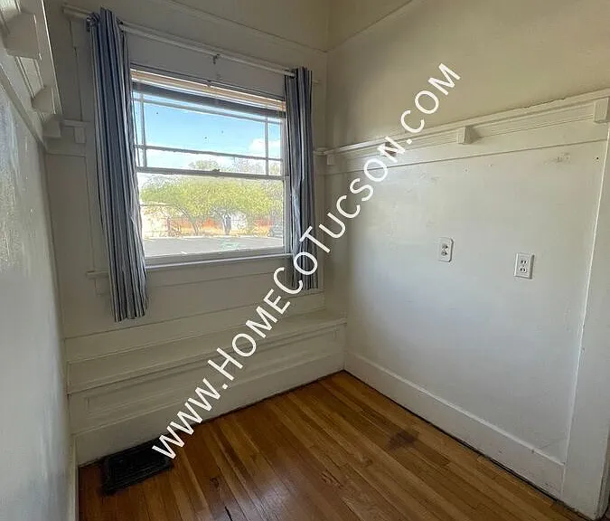 222 E 4th St — Photo 6