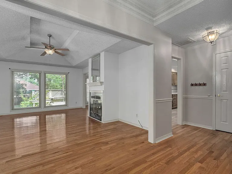 4035 S Parkcrest Ave — Photo 12