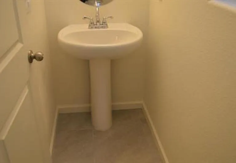 389 Shafer Ave — Photo 11