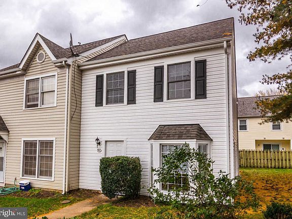 3rd image of 517 Powhatan Ct