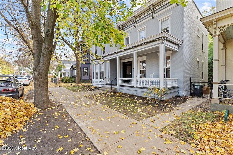 3rd image of 48 Franklin Street