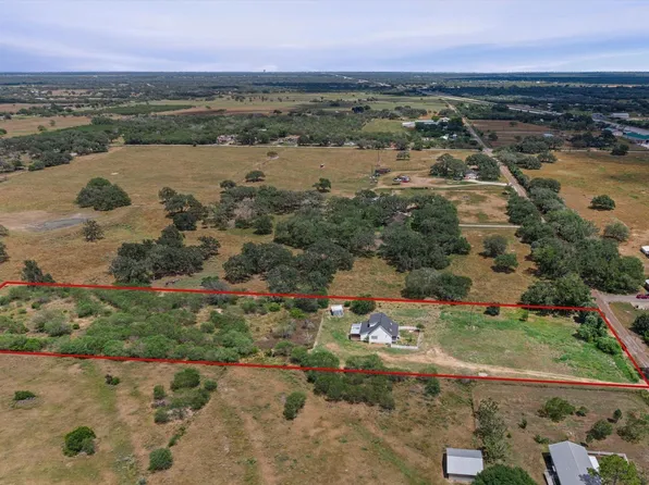 1214 Oak St, Goliad, TX 77963