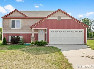 16320 Trent Ridge Dr, Cedar Springs, MI 49319