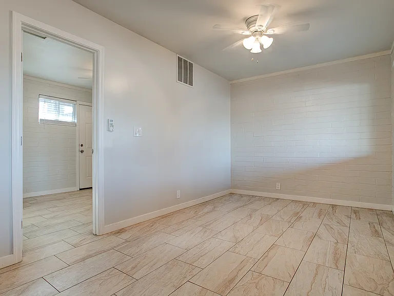 212 E Jones Ave #8 — Photo 11