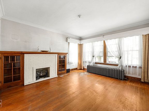 3rd image of 1413 S 59th Ct