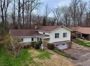 5740 Onaway Oval, Parma, OH 44130