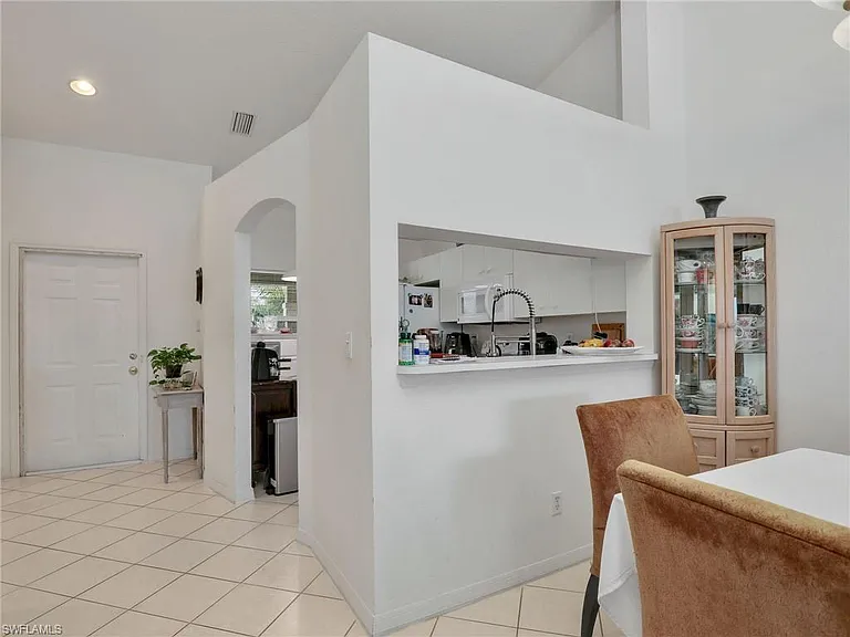 6900 Huntington Lakes Cir #202 — Photo 3