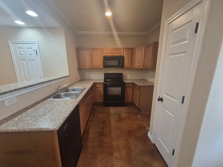 6308 Attucks Ln — Photo 6
