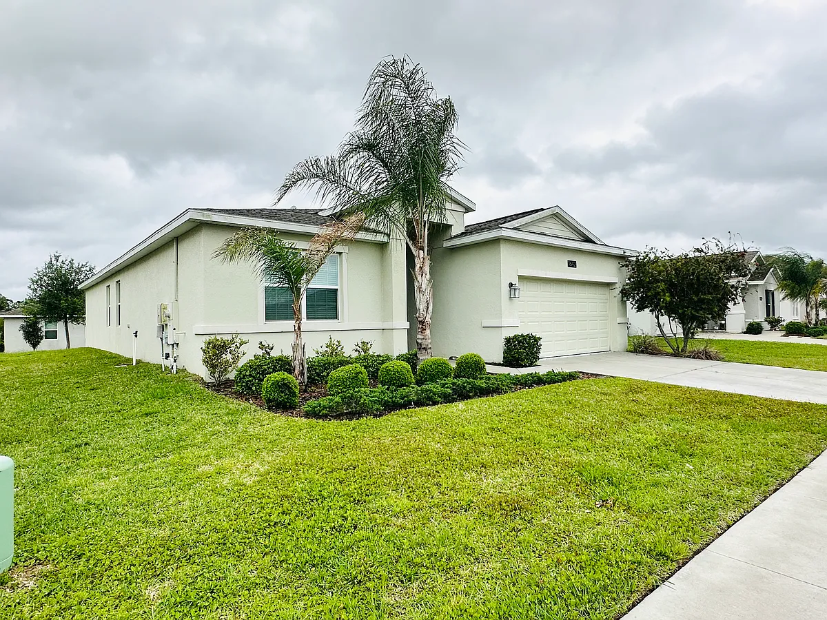 Building Photo - 16421 Fernridge St