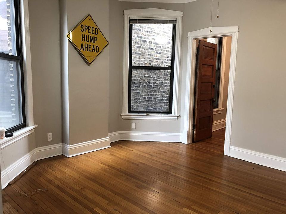 1st image of 1418 W Belle Plaine Ave #2