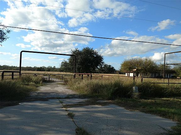 3rd image of 2769 Highway 59 E
