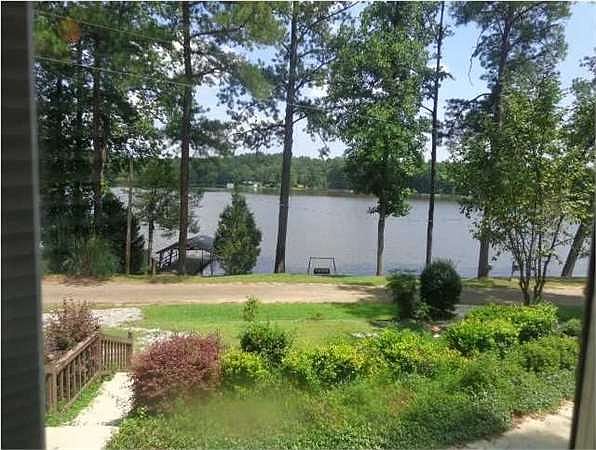 2nd image of 1735 Lakeview Dr
