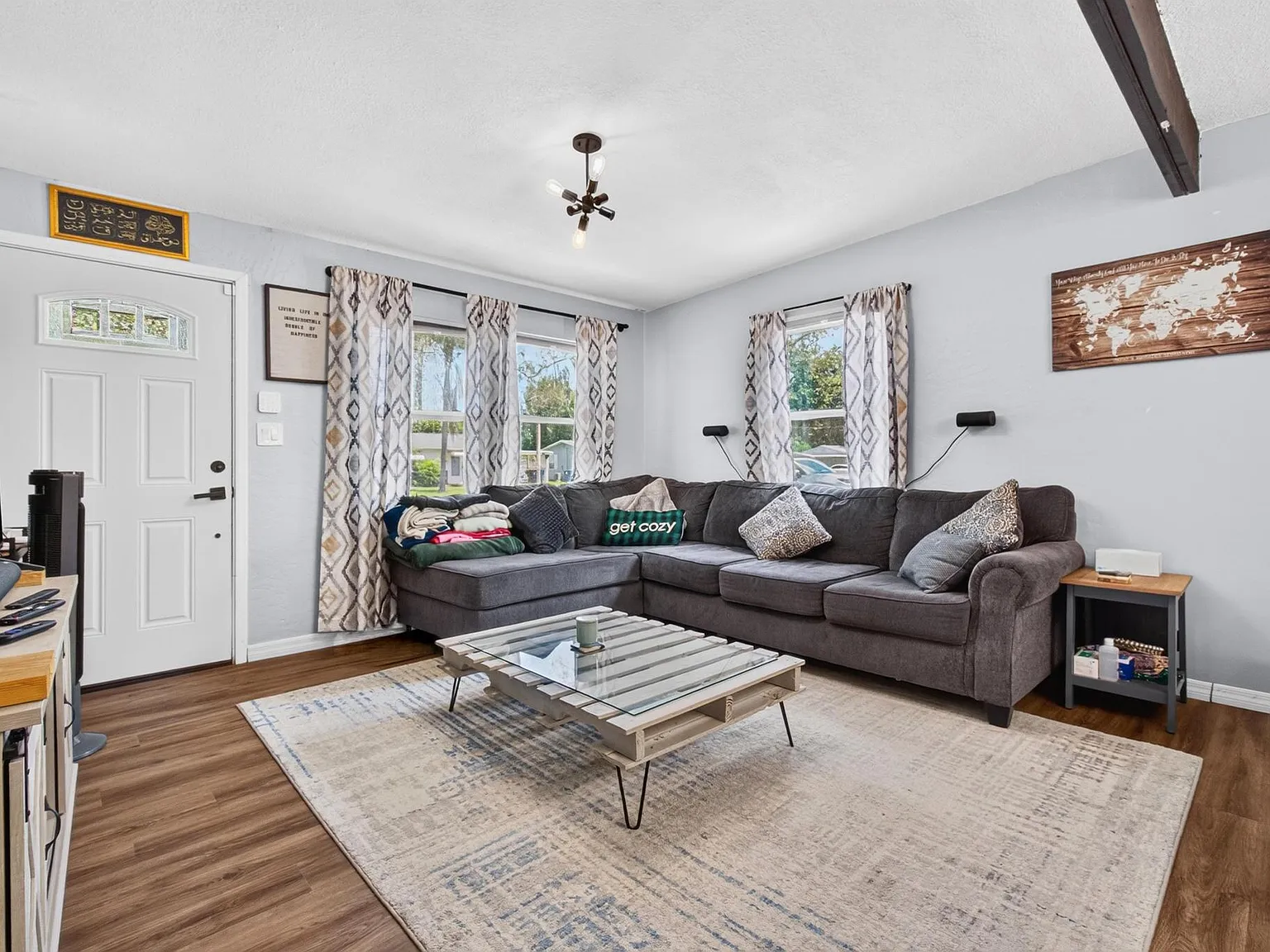 2 bed, 946 sqft, $2,300 — Photo 4
