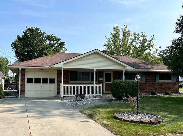 2900 Makley Dr, Lima, OH 45805