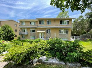31 Cannon Rd #3, Toronto, ON M8Y 1R8