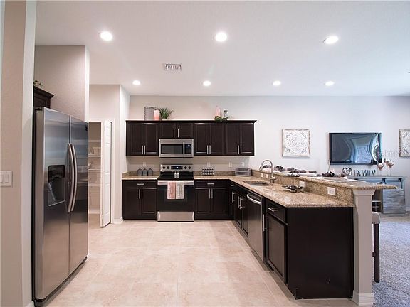 4th image of 1089 Grantham Dr