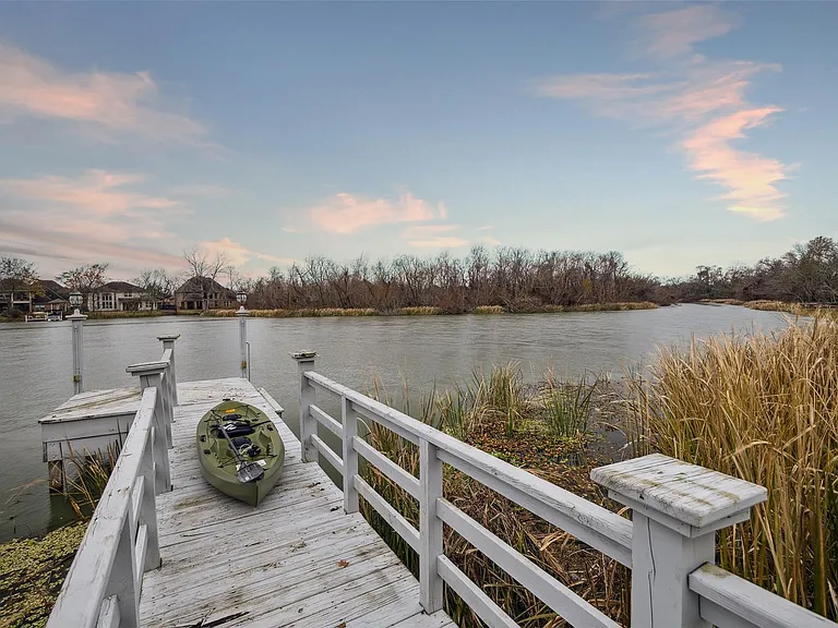 226 Jade Point — Photo 1