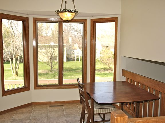 Informal dining is bayed out with 4 large windows.
