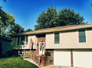 2417 S 15th St, Leavenworth, KS 66048