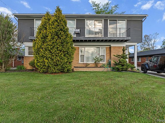 4th image of 3915 Devon Rd