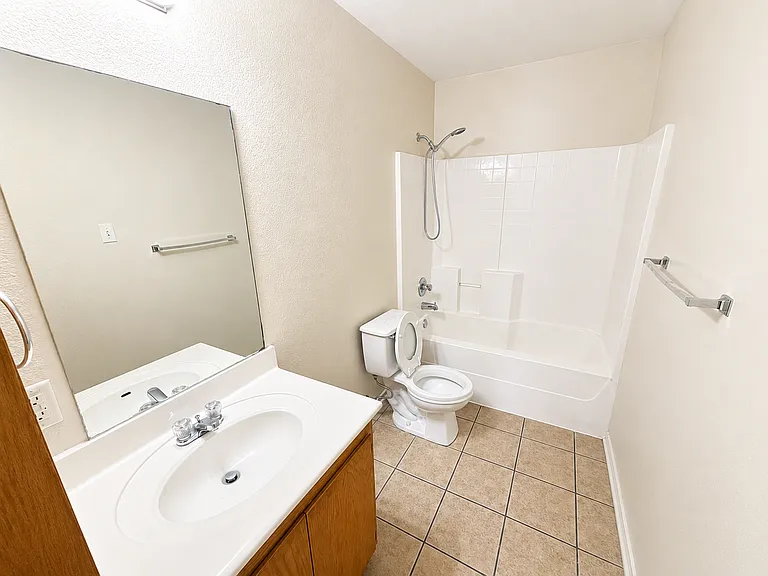 320 Jeff Gordon Dr — Photo 14