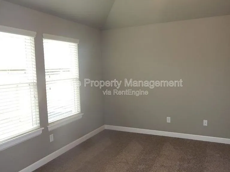 2214 Kintyre Rd — Photo 11