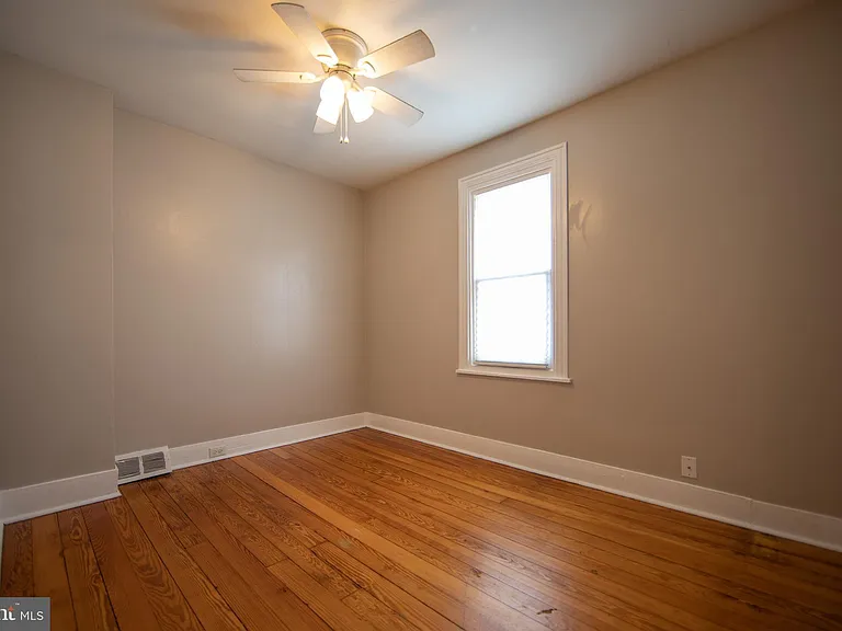 540 S Adams St — Photo 18