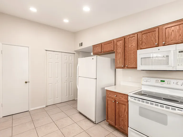 12404 N 103rd Ave — Photo 15