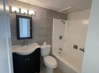 1046 Ehoeho Ave APT 132, Wahiawa, HI 96786
