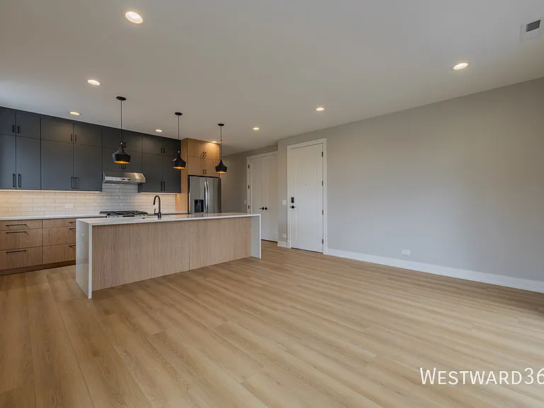 3555 N Neenah Ave #2N — Photo 7