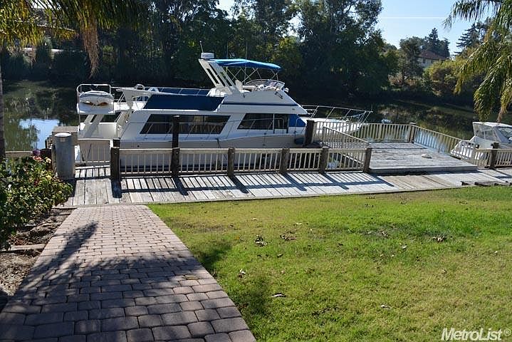 1st image of 2944 Canal Dr