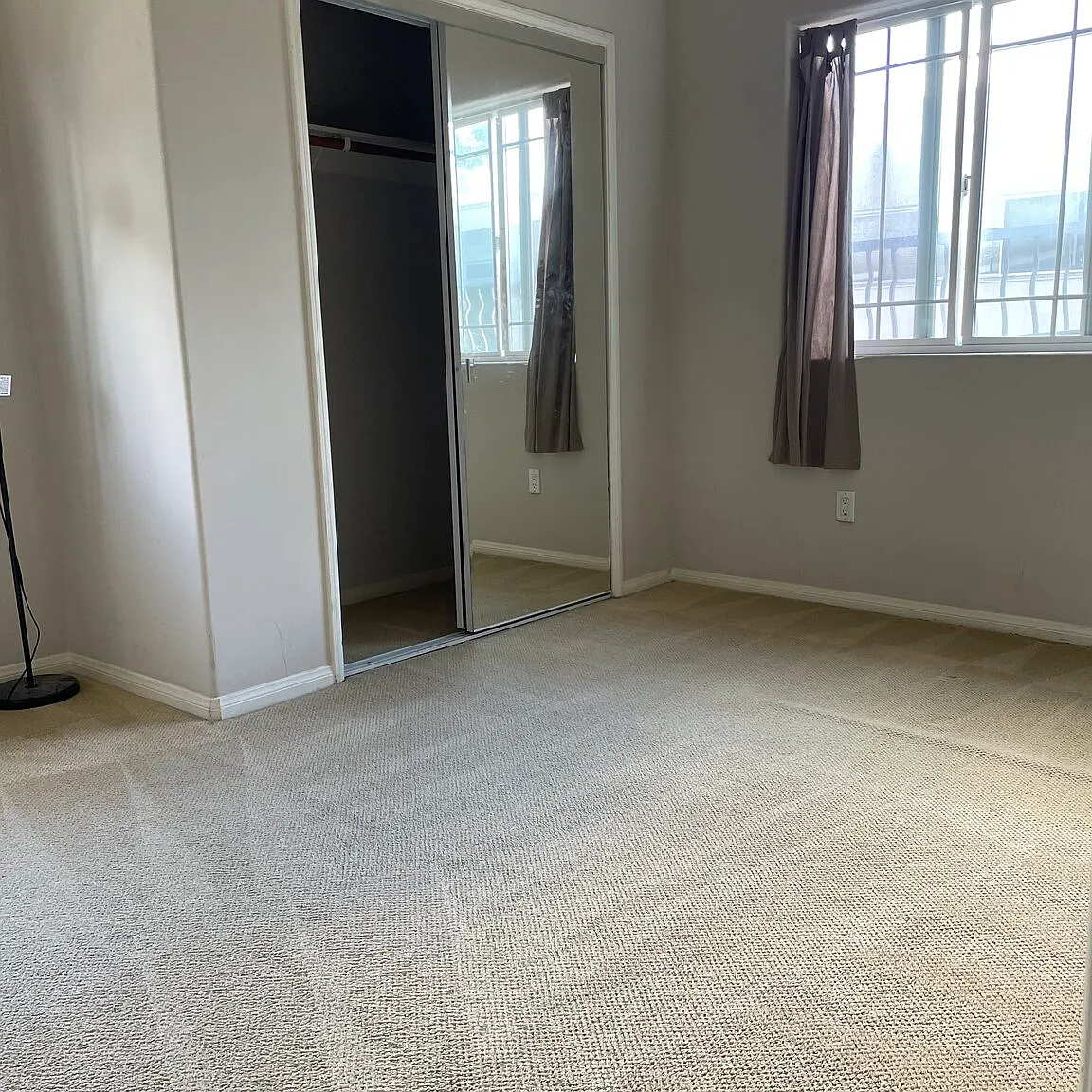 4 bed, 3.5 bath, 2000 sqft, $1,300 — Photo 1
