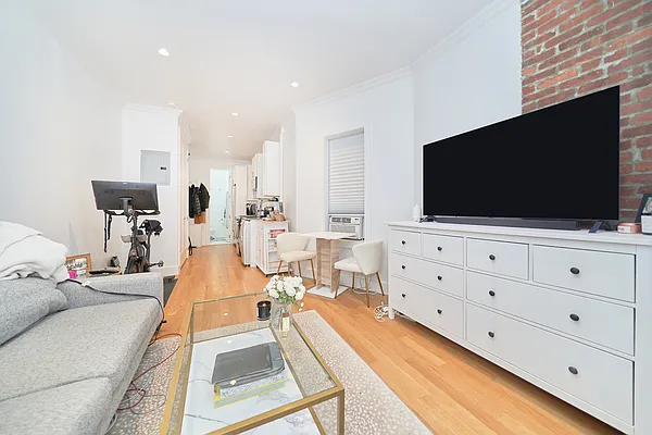 Rented by Living New York | media 12