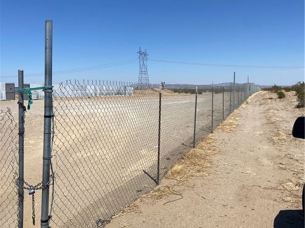 6 Vinton Rd, Adelanto, CA 92301