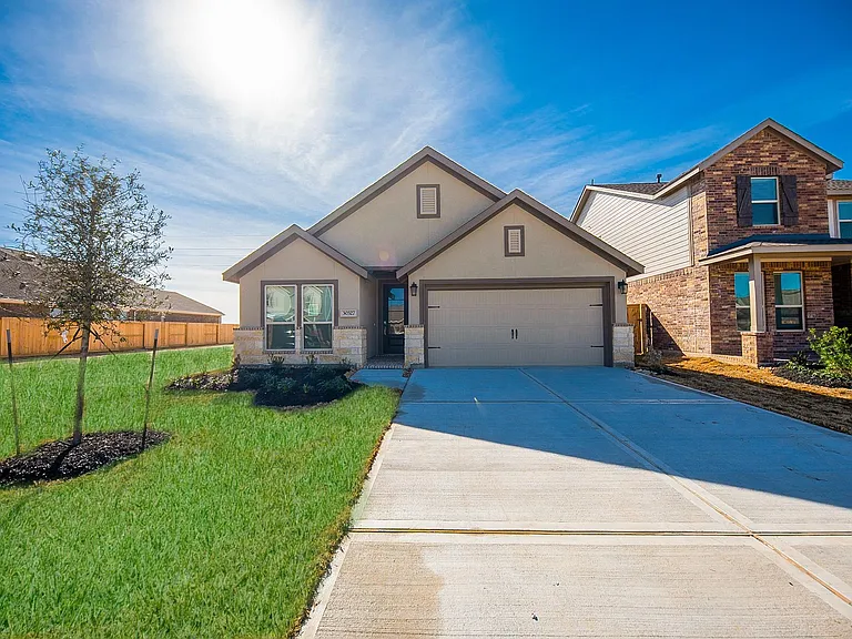 30327 Centipede Grove Ln — Photo 2