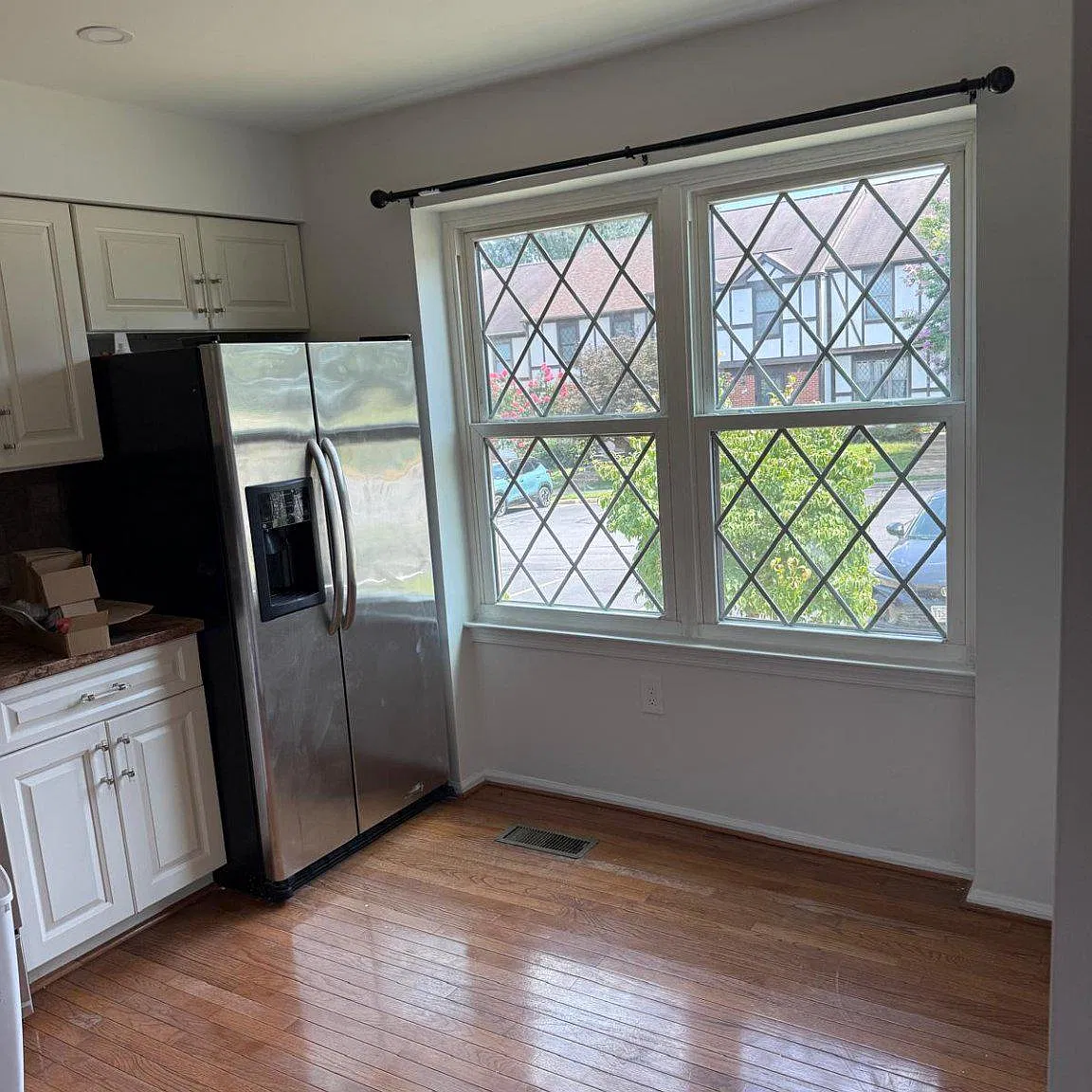 3 bed, 2.5 bath, 1900 sqft, $2,995 — Photo 4