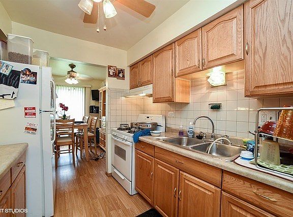 3rd image of 1033 Ashton Ct