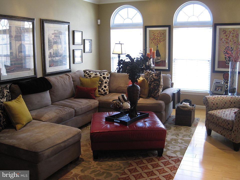 1st image of 7716 English Oak Cir Unit 15